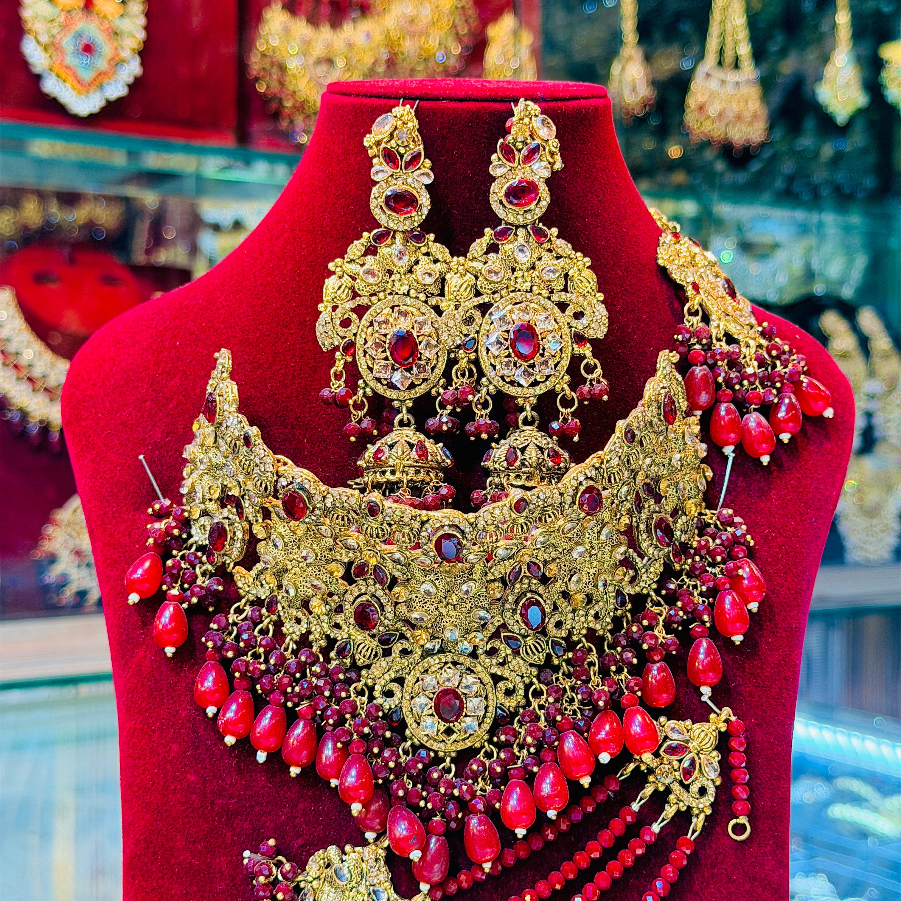 Red Colour Collar Set