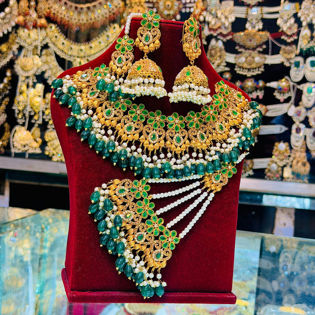 Green & White Necklace Set