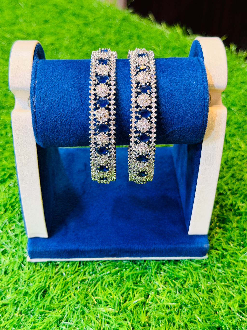 Beautiful shape karha design