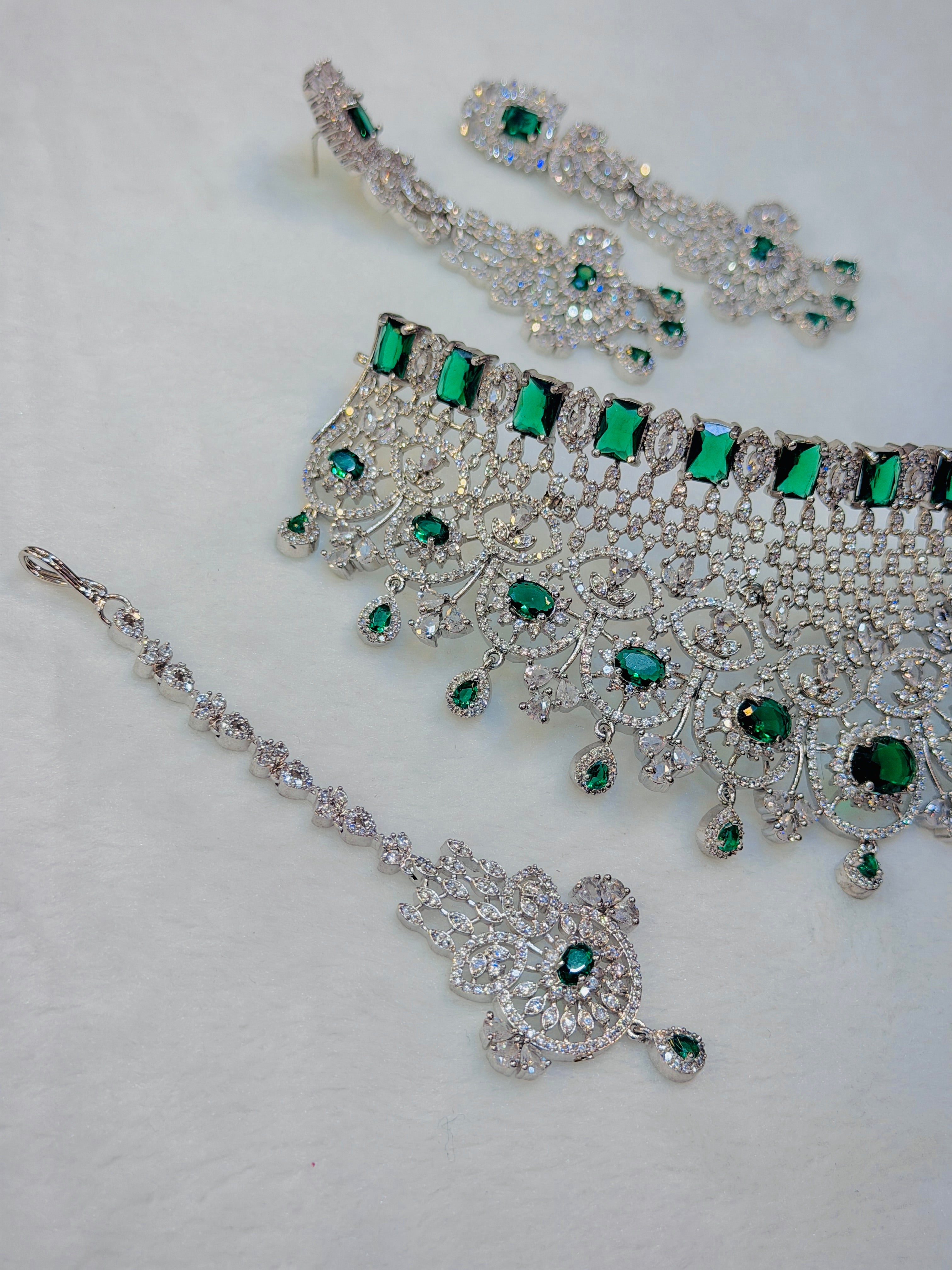 Green One Carat Collar Set