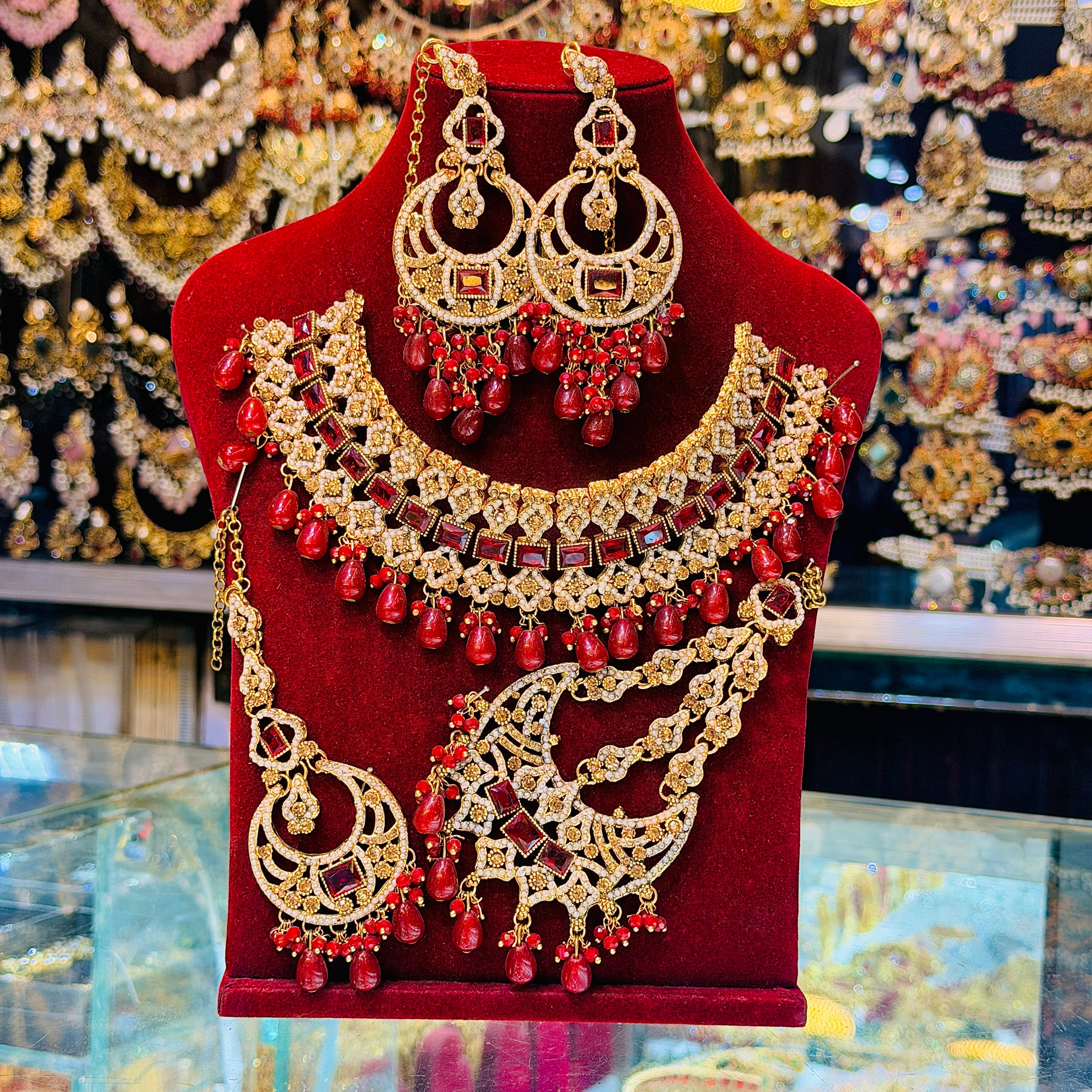 Red Collar Set