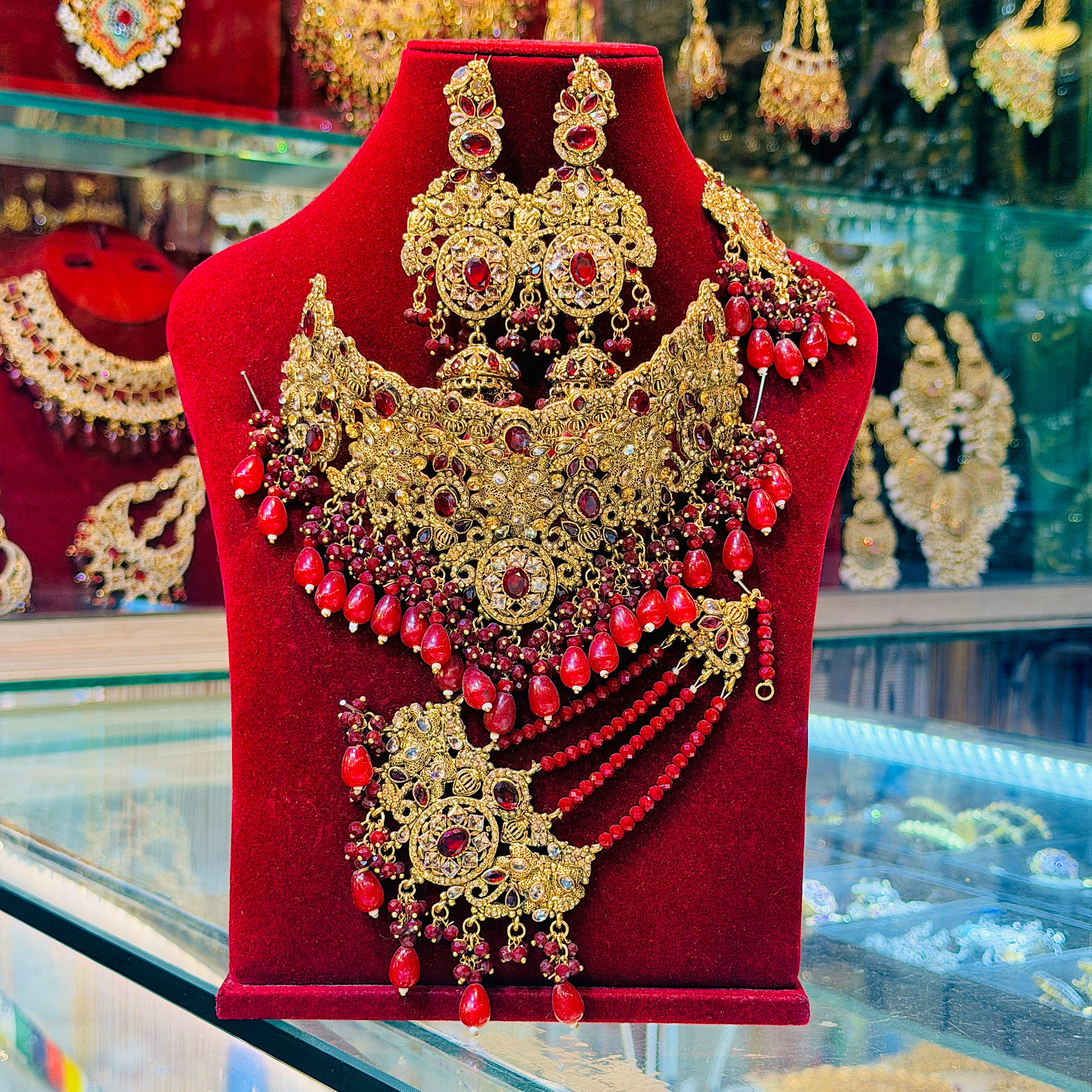 Red Colour Collar Set