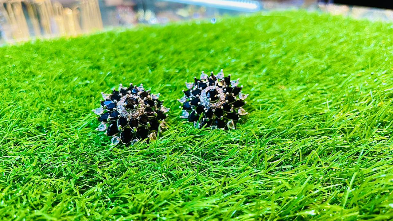 Black 1Ct Studs