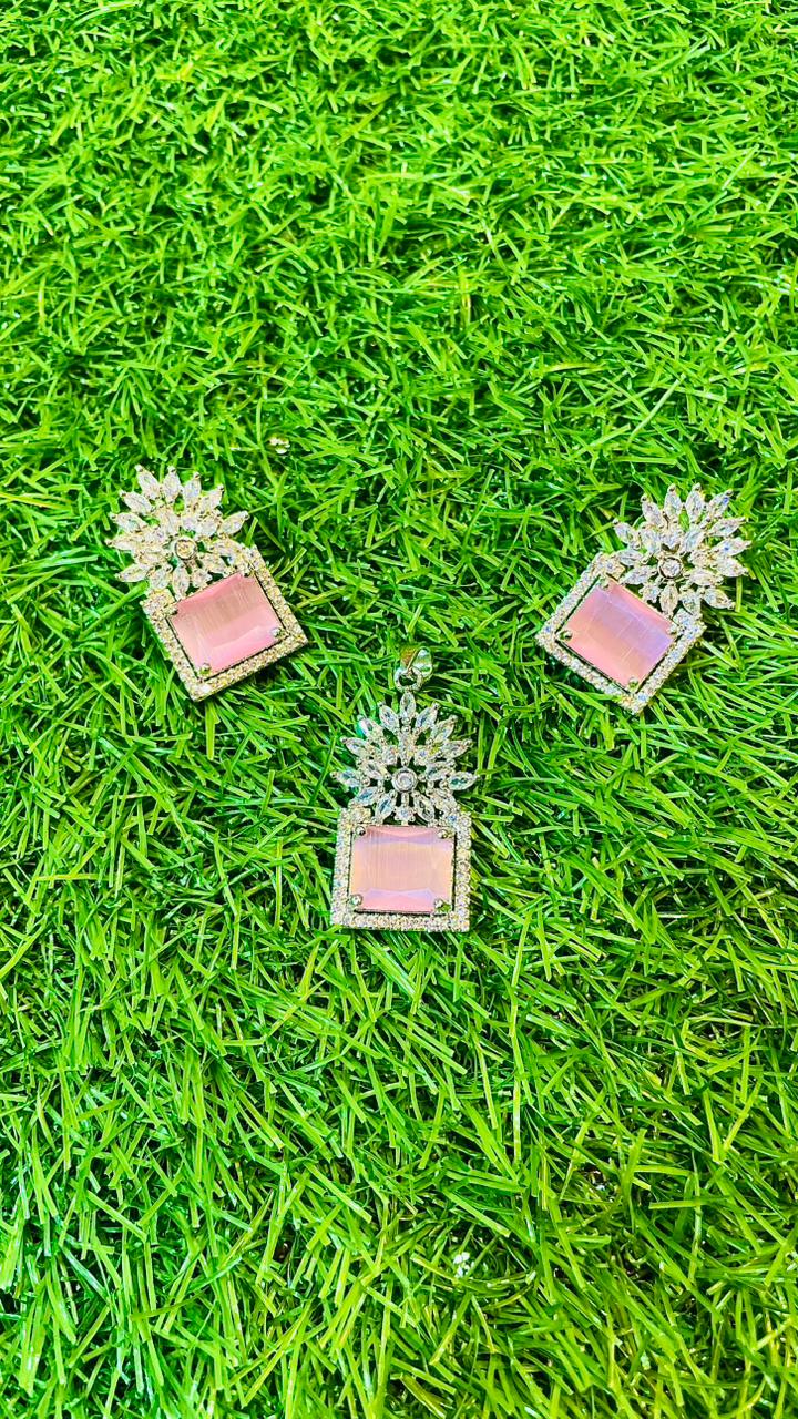 Pink 1Ct Locket & Ear Studs
