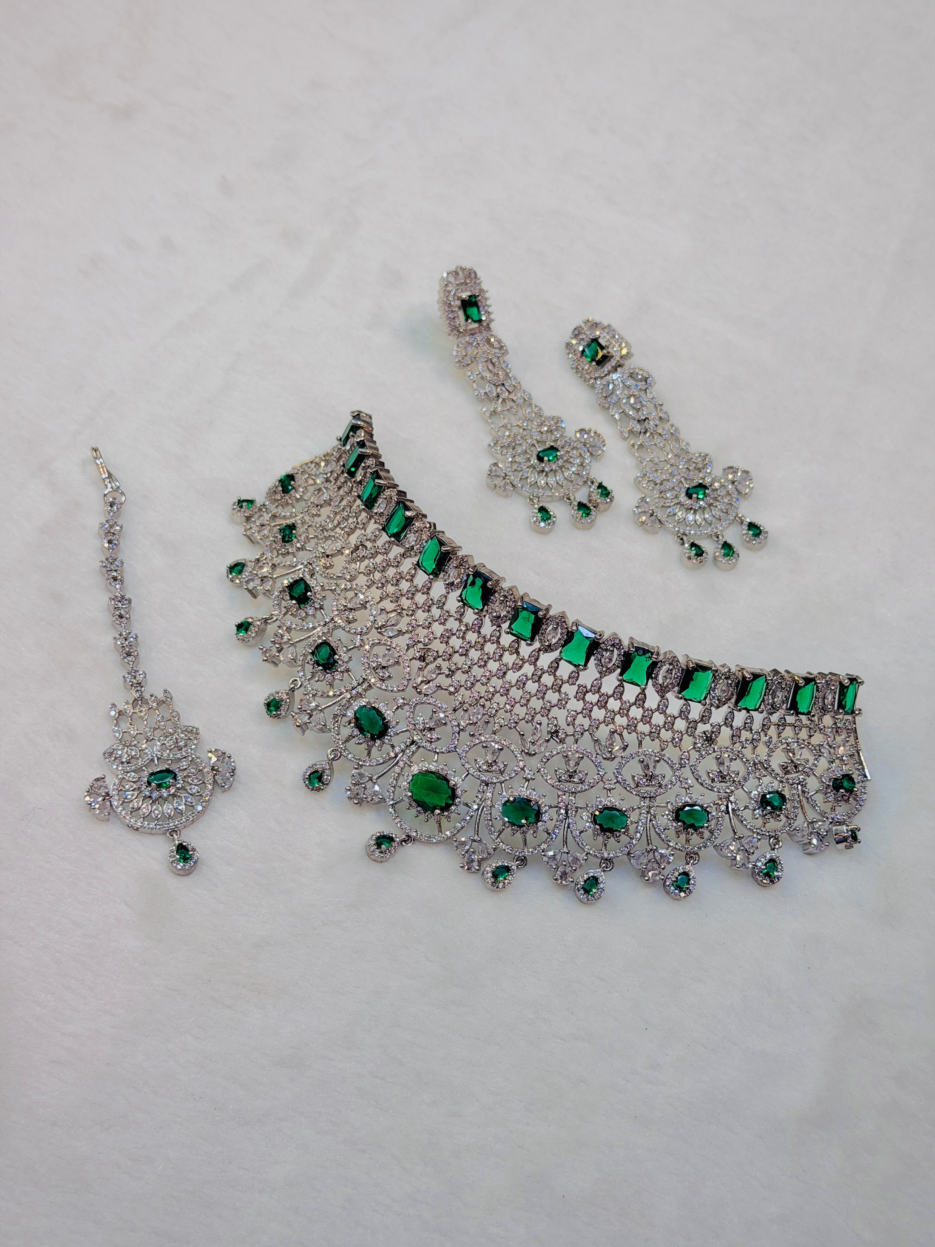 Green One Carat Collar Set
