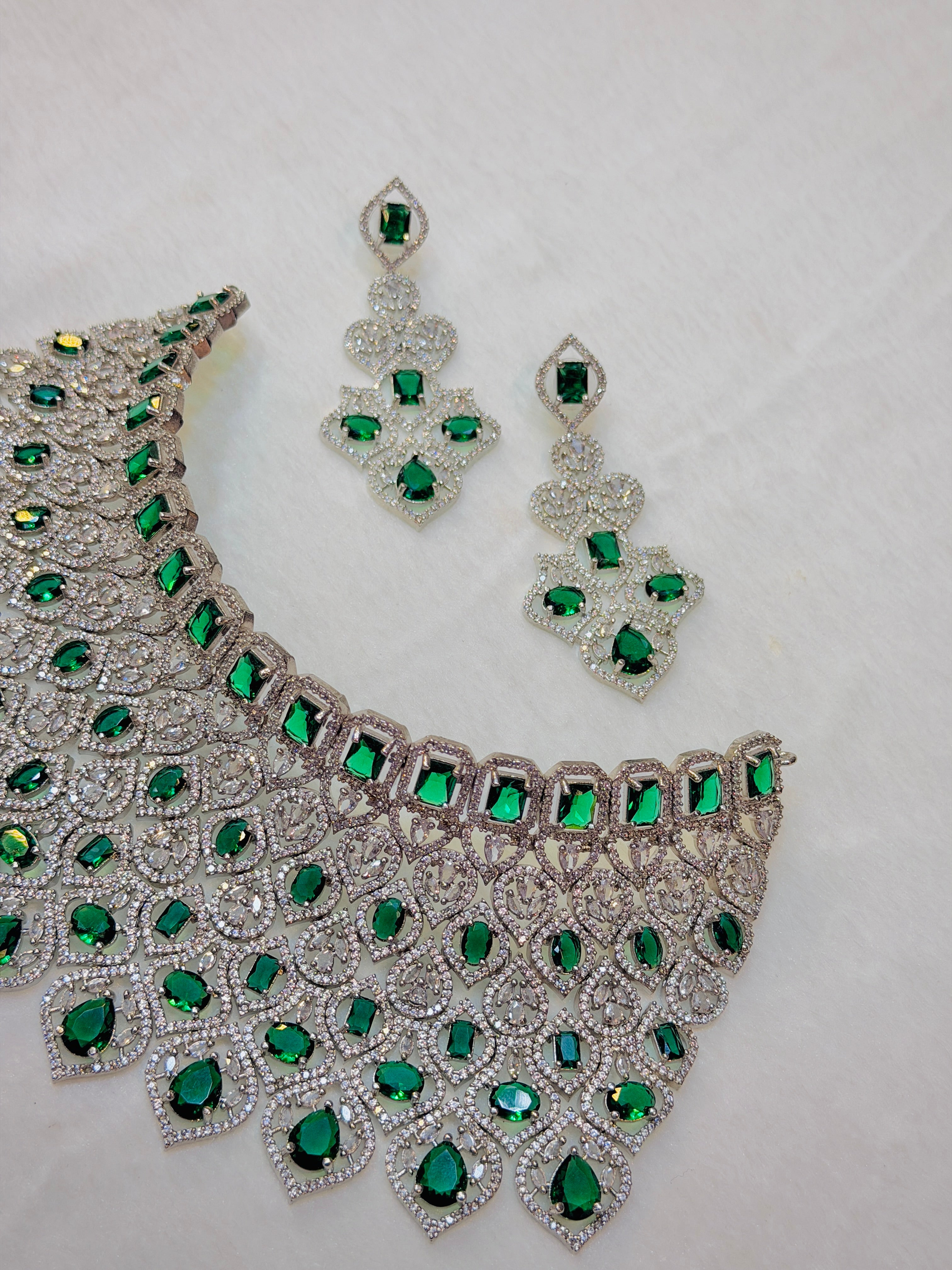 Green One Carat Collar Set