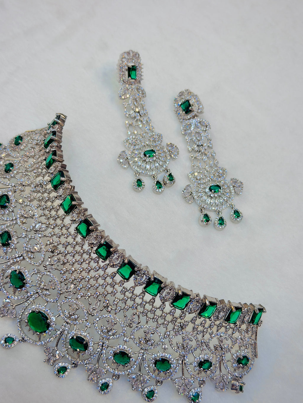 Green One Carat Collar Set