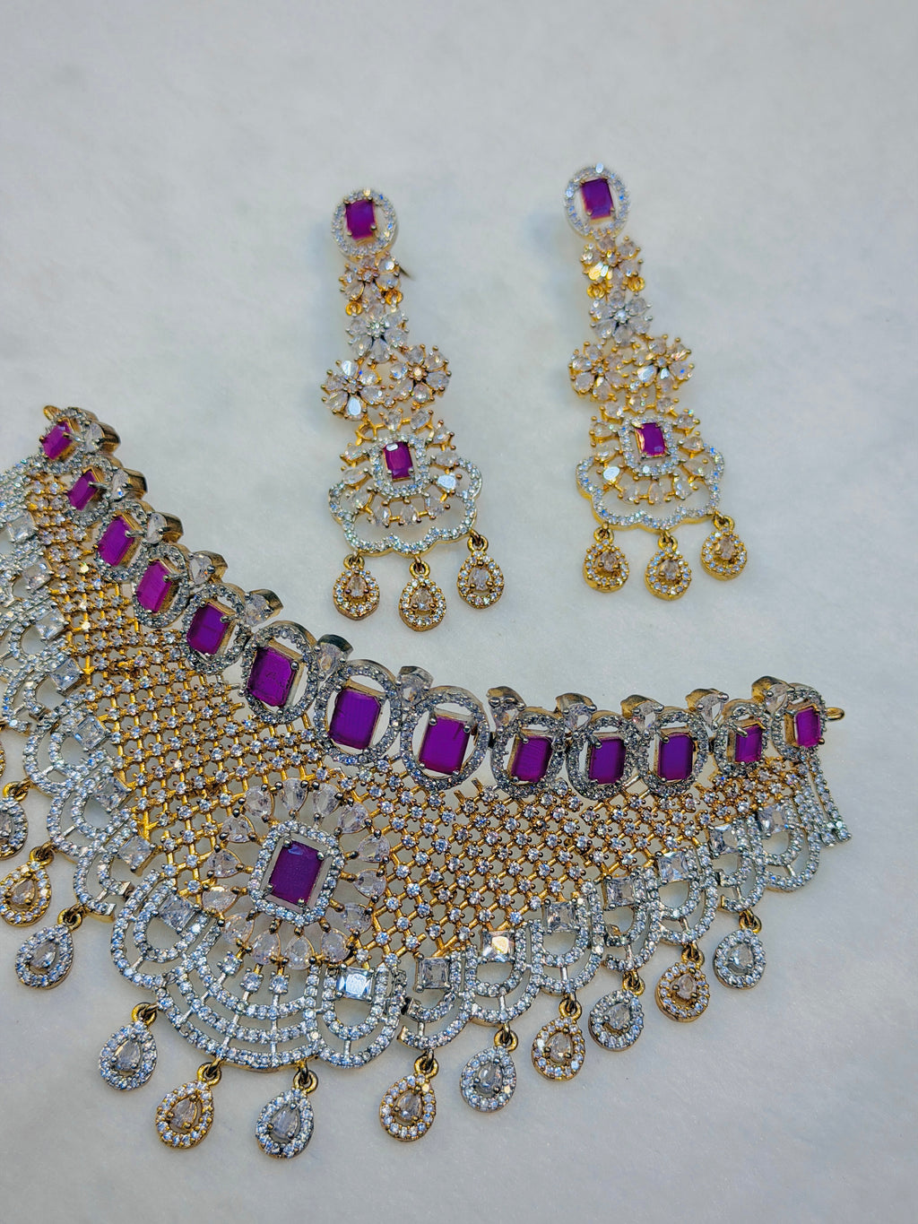 Shocking Pink & Golden Colour One Carat Collar Set
