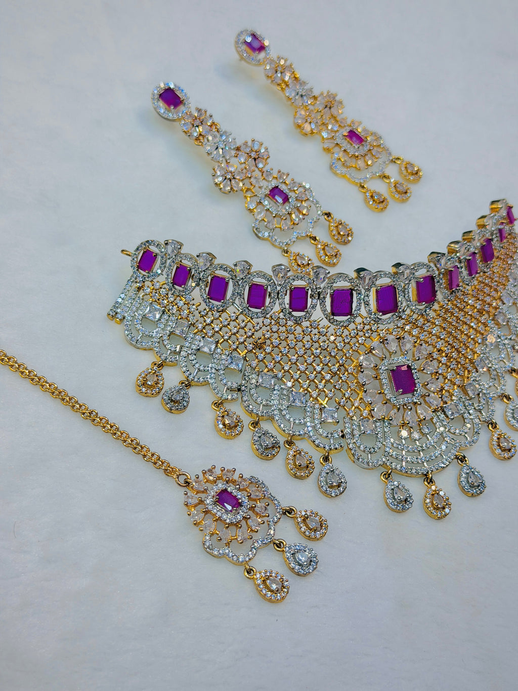 Shocking Pink & Golden Colour One Carat Collar Set