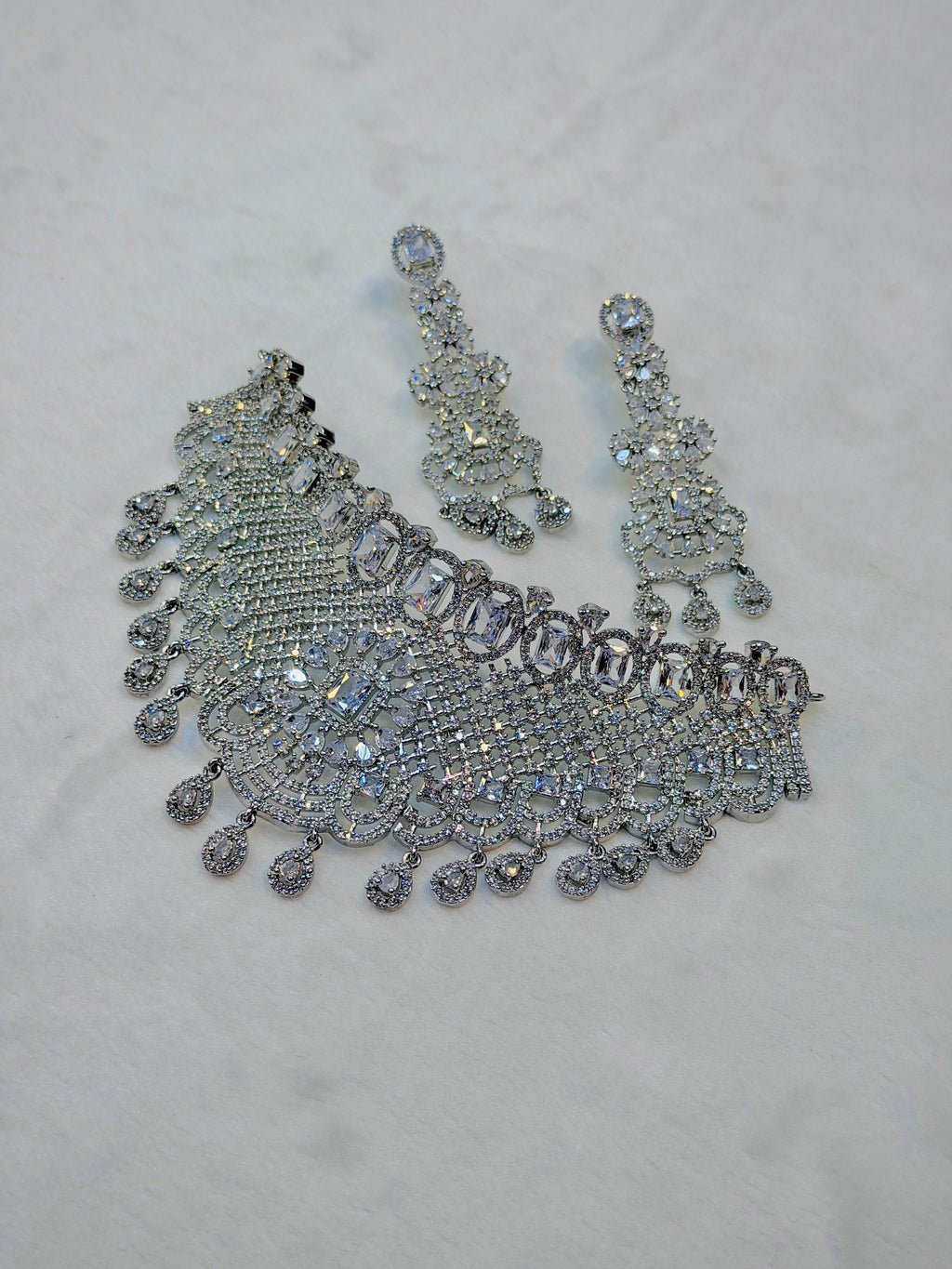 White One Carat Collar Set