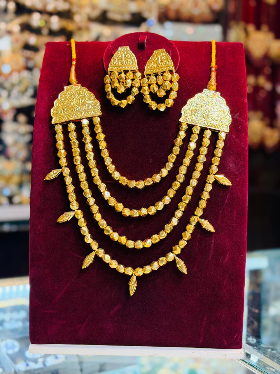 Gold plated katmala with earrings