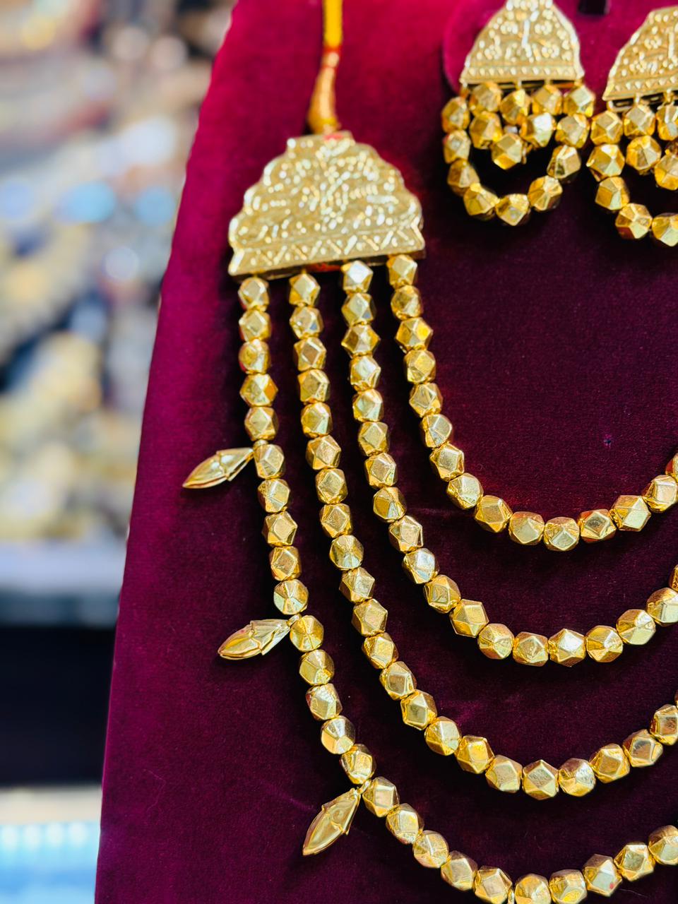 Gold plated katmala with earrings