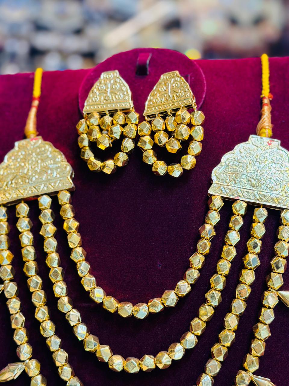 Gold plated katmala with earrings