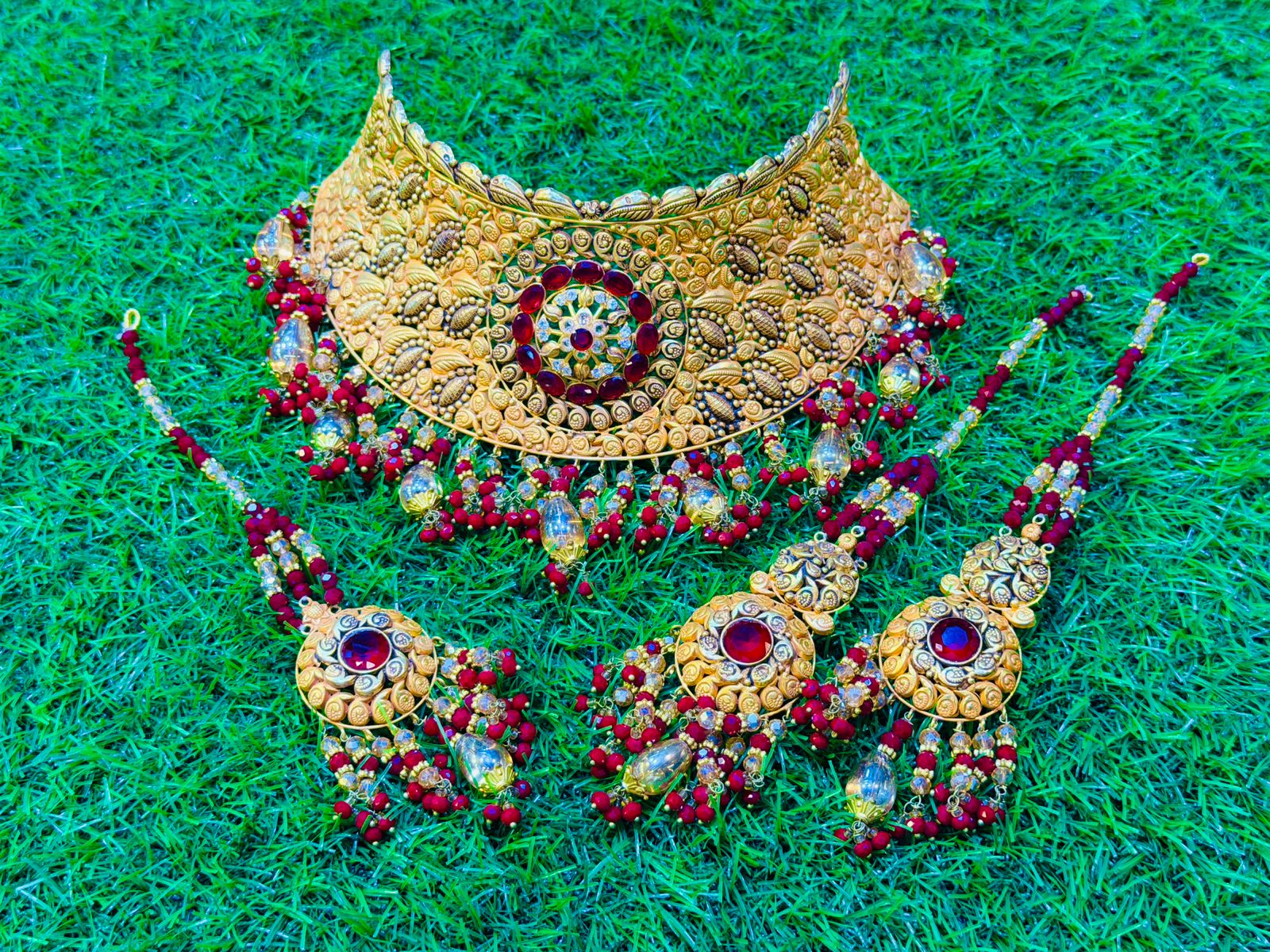 Gold Plated Madrasi Design Collar Set With Earrings & Tika