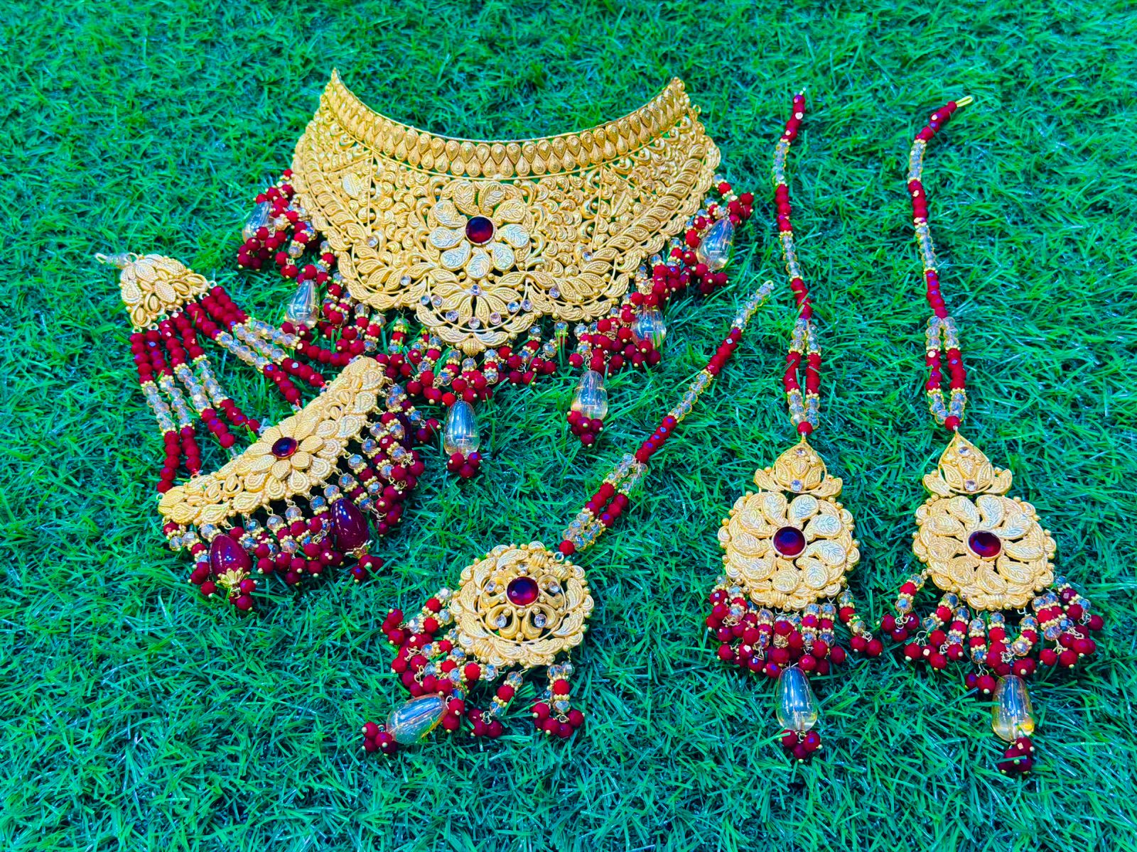 Gold Plated Madrasi Design Collar Set with Earrings, Tika & Jhumar