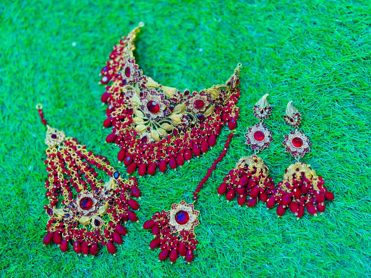 Kashees style red colour collar set