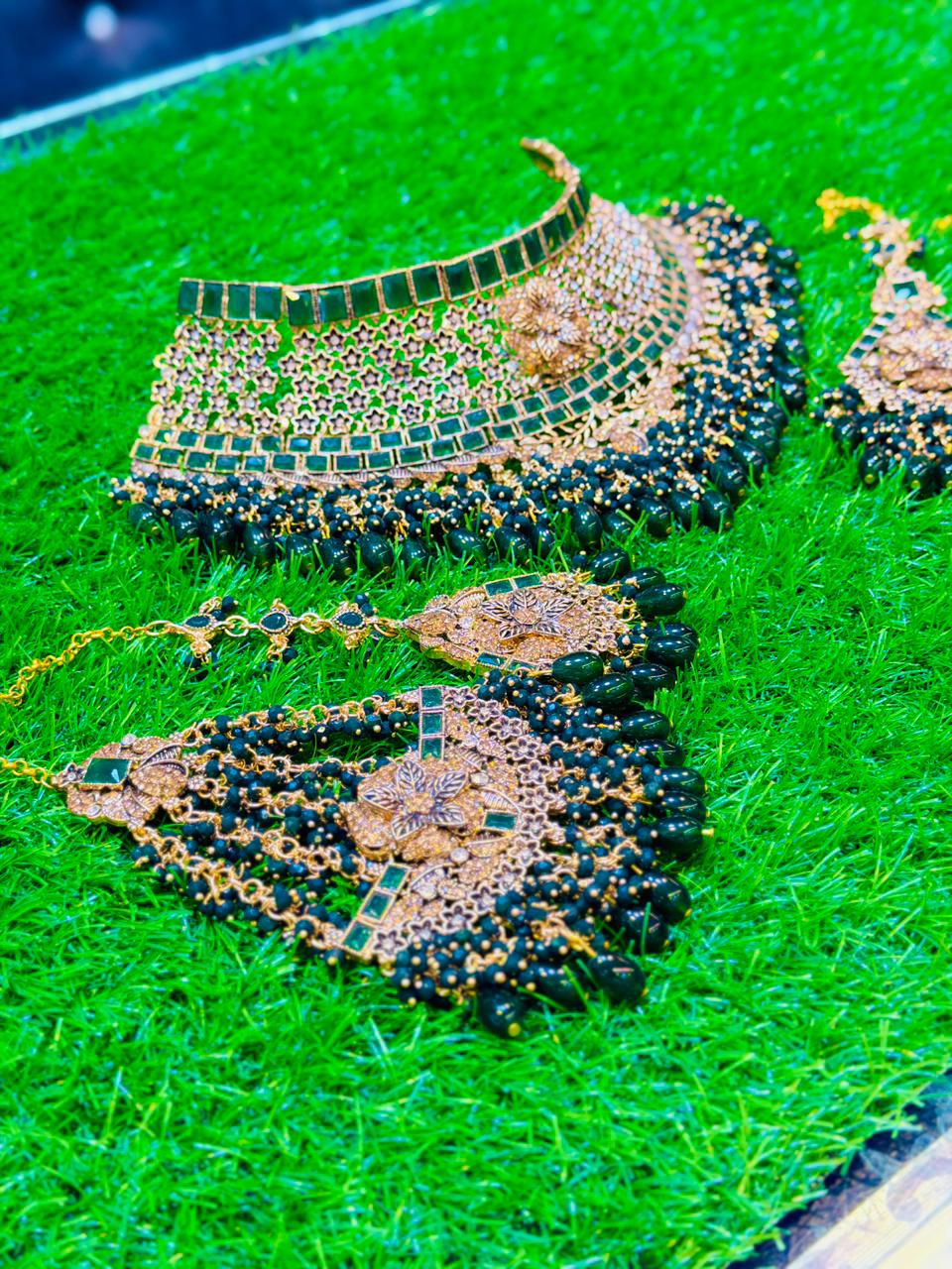 Kashees style green colour collar set