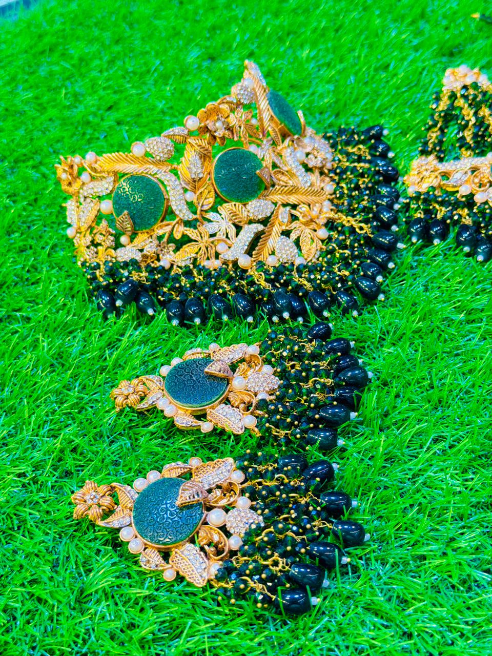 Green colour kashees style Collar Set