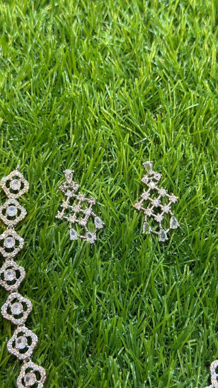 White One Carat Necklace Set