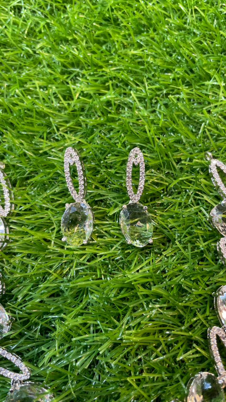 White Colour One Carat Necklace Set With Earrings