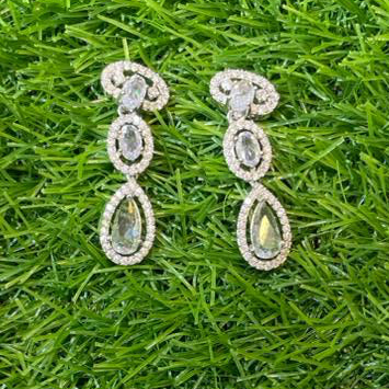 White Colour One Carat Necklace Set With Earrings