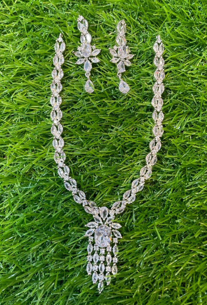 White Colour One Carat Necklace Set With Earrings