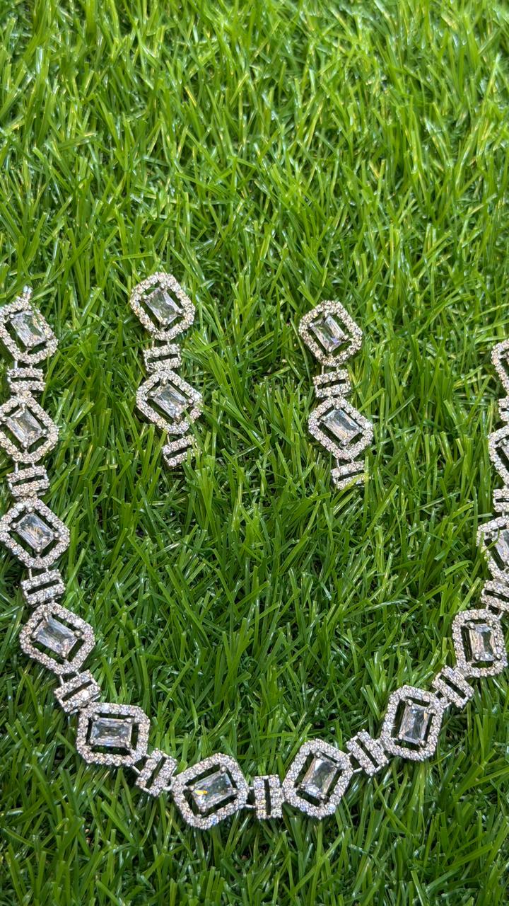 White Colour One Carat Necklace Set With Earrings